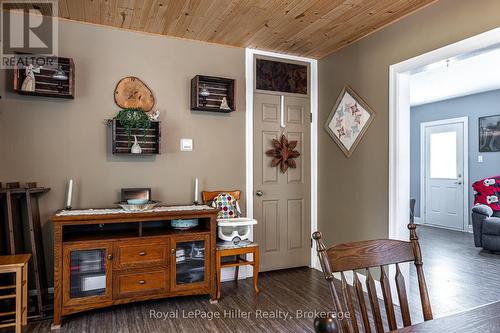 272 John Street N, Stratford, ON - Indoor