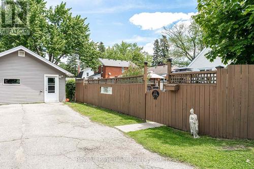 272 John Street N, Stratford, ON - Outdoor