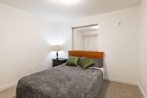 #204-1405 Esquimalt Rd, Esquimalt, BC - Indoor Photo Showing Bedroom