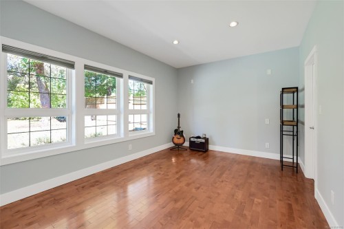 6799 Jedora Dr, Central Saanich, BC 