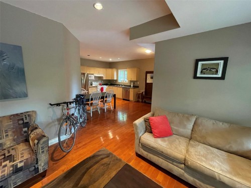 6799 Jedora Dr, Central Saanich, BC 