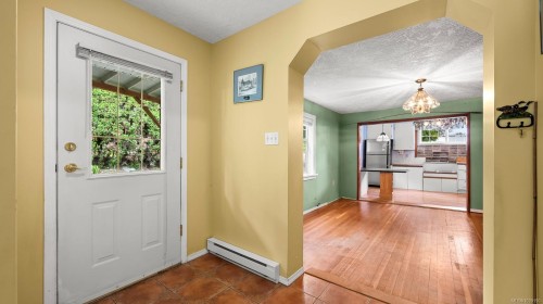 3351 Crescent St, Cumberland, BC 
