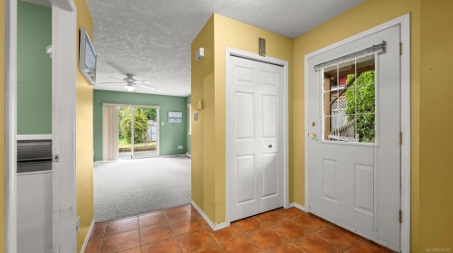 3351 Crescent St, Cumberland, BC 