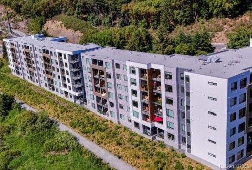 #511-1361 Goldstream Ave, Langford, BC - Outdoor