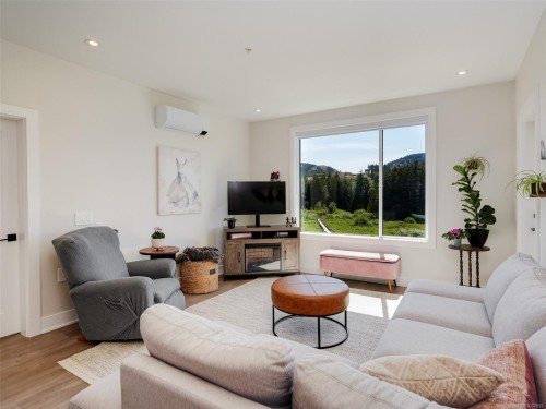 #511-1361 Goldstream Ave, Langford, BC - Indoor Photo Showing Living Room