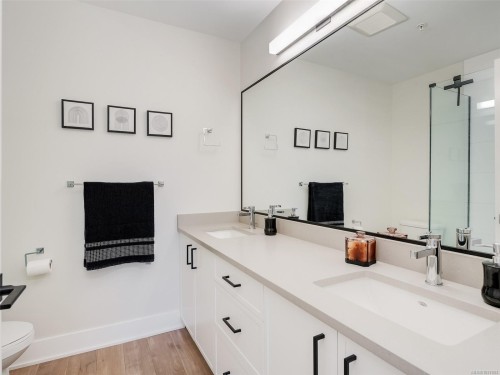 #511-1361 Goldstream Ave, Langford, BC - Indoor Photo Showing Bathroom