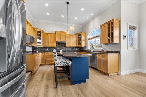 608 Nelson Rd, Campbell River, BC 