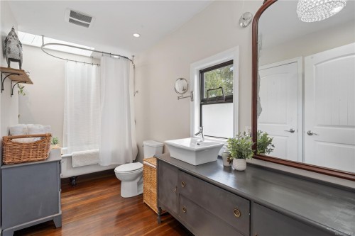 4921 Prospect Ave, Saanich, BC 