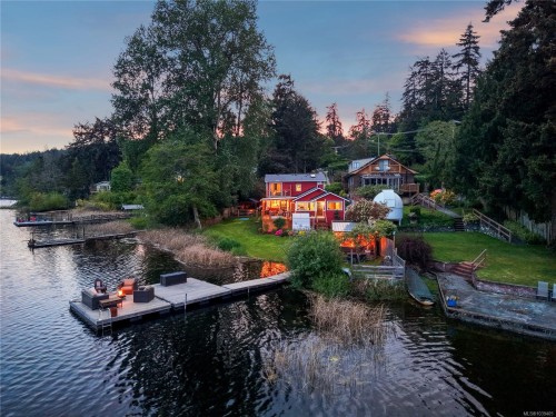 4921 Prospect Ave, Saanich, BC 