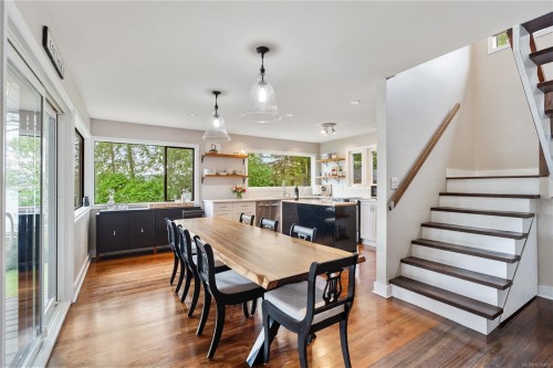 4921 Prospect Ave, Saanich, BC 