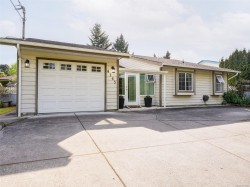 4163 Shelbourne St Saanich, BC V8N 3E8