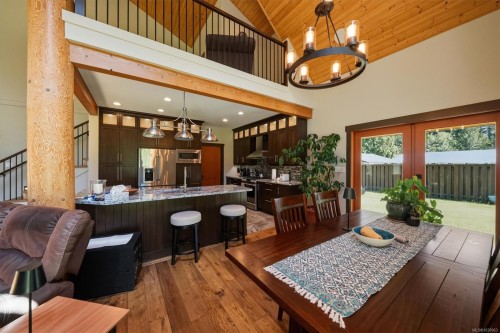352 Ships Point Rd, Fanny Bay, BC 