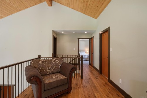 352 Ships Point Rd, Fanny Bay, BC 
