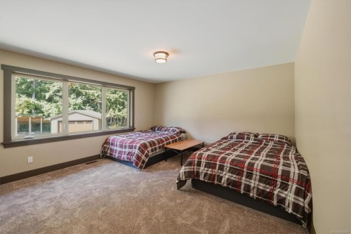 352 Ships Point Rd, Fanny Bay, BC 