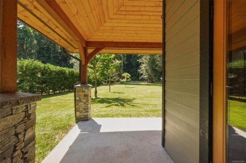 352 Ships Point Rd, Fanny Bay, BC 