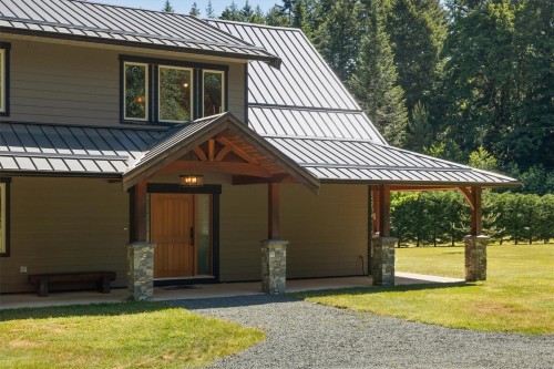 352 Ships Point Rd, Fanny Bay, BC 