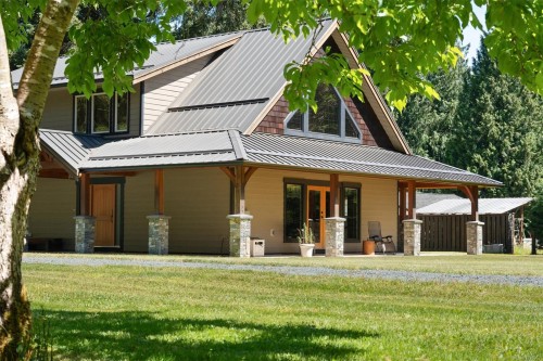 352 Ships Point Rd, Fanny Bay, BC 