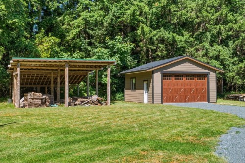 352 Ships Point Rd, Fanny Bay, BC 