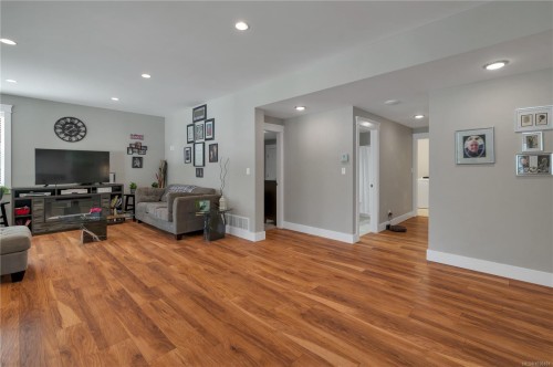 2613 Sunderland Rd, Campbell River, BC 
