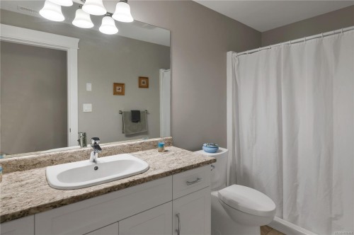2613 Sunderland Rd, Campbell River, BC 