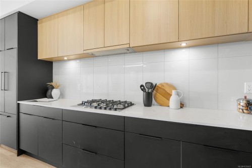 #116-2341 Bear Mountain Pkwy, Langford, BC - Indoor Photo Showing Kitchen With Upgraded Kitchen