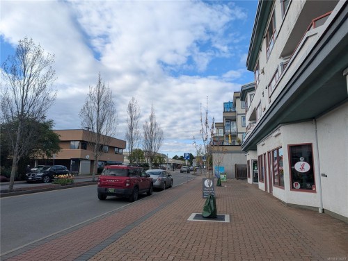 #C-9711 Fifth St, Sidney, BC 