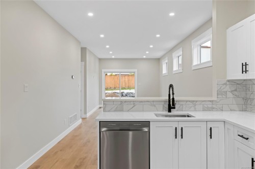 4721 Elizabeth St, Port Alberni, BC 