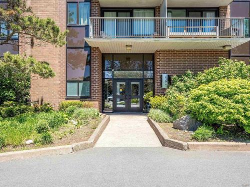 1201 5572 North Ridge Road  Halifax, NS B3K 5K2