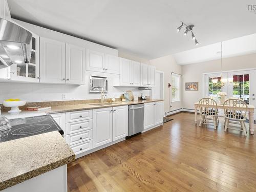 39 Ahmadi Crescent, Bedford, NS 