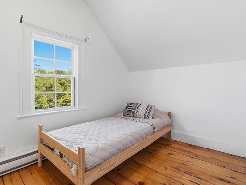 57 Old Falls Road, Liverpool, NS 