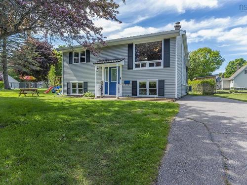 4 Reagh Avenue Avenue  Middleton, NS B0S 1P0