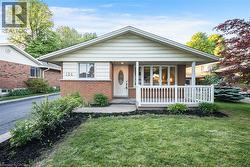 124 DUNSMERE Drive  Kitchener, ON N2E 1V7
