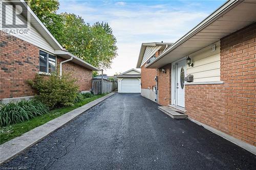 124 Dunsmere Drive, Kitchener, ON - Outdoor With Exterior