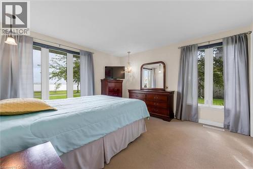 Wall-to-wall carpeting in a neutral tone - 899 Niagara Parkway, Fort Erie, ON 