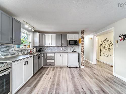 102 River Lane, Bedford, NS 