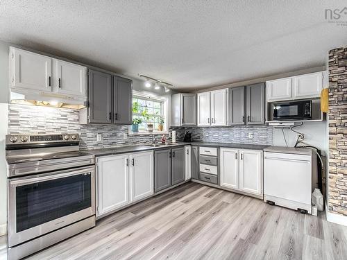 102 River Lane, Bedford, NS 