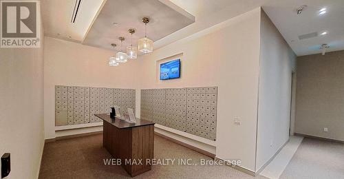 911 - 10 Deerlick Court, Toronto, ON - Indoor Photo Showing Other Room