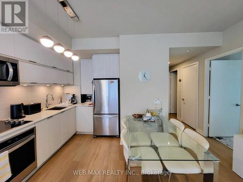 911 - 10 Deerlick Court, Toronto, ON - Indoor Photo Showing Kitchen With Stainless Steel Kitchen