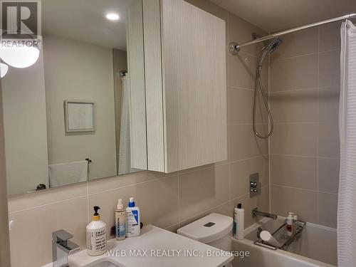 911 - 10 Deerlick Court, Toronto, ON - Indoor Photo Showing Bathroom