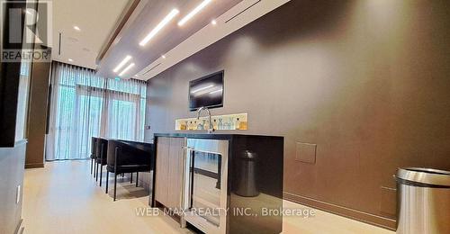 911 - 10 Deerlick Court, Toronto, ON - Indoor