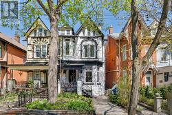 319 MARKHAM STREET Toronto, ON M6G 2K8
