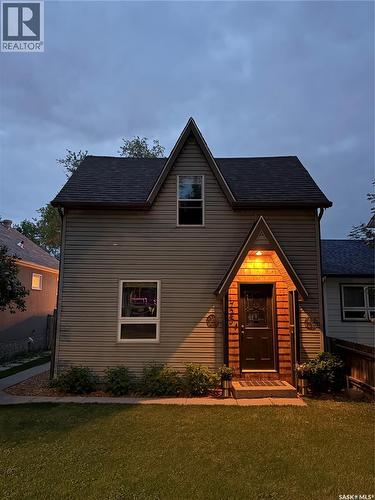 725 9Th Street E, Saskatoon, SK 
