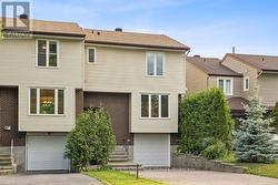 8 GILLESPIE CRESCENT  Ottawa, ON K1V 9X8