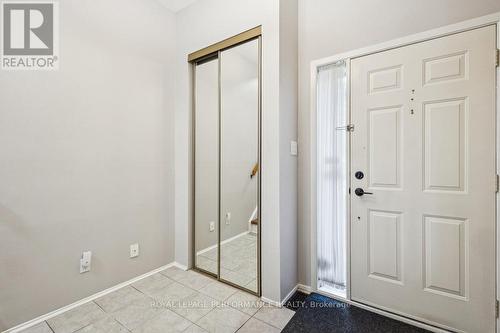 8 Gillespie Crescent, Ottawa, ON - Indoor Photo Showing Other Room