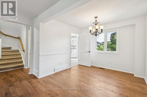 8 Gillespie Crescent, Ottawa, ON - Indoor Photo Showing Other Room