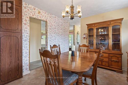 2184 Melfort Street, Ottawa, ON - Indoor Photo Showing Dining Room