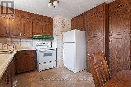 2184 Melfort Street, Ottawa, ON - Indoor Photo Showing Kitchen