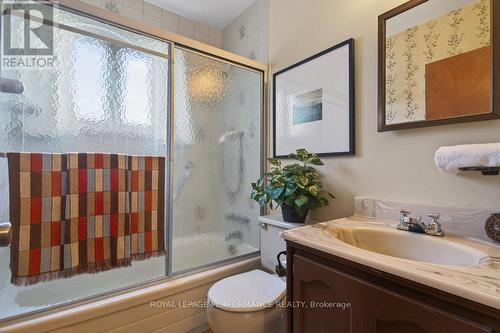 2184 Melfort Street, Ottawa, ON - Indoor Photo Showing Bathroom