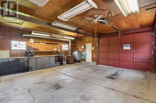 2184 Melfort Street, Ottawa, ON - Indoor Photo Showing Garage