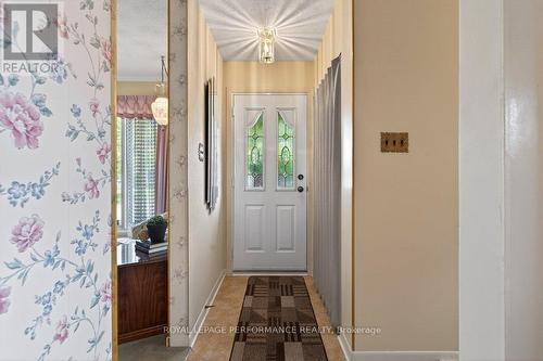 2184 Melfort Street, Ottawa, ON - Indoor Photo Showing Other Room